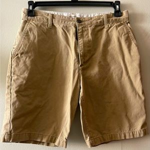 Dockers men’s khaki shorts. 31 waist.
